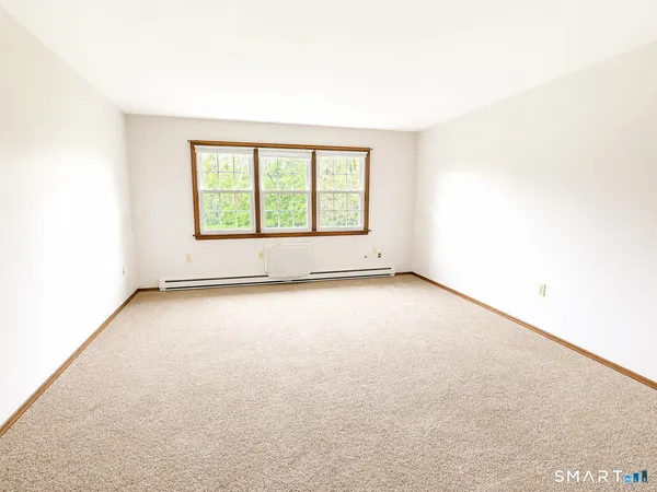$1,700 | 200 Laura Lane, Unit B9, Rocky Hill, CT 06067