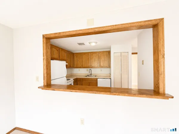 $1,700 | 200 Laura Lane, Unit B9, Rocky Hill, CT 06067