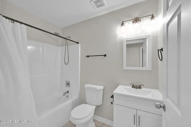 $1,700 | 3702 Wood Creek Lane, Jacksonville, FL 32206