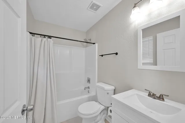 $1,700 | 3702 Wood Creek Lane, Jacksonville, FL 32206