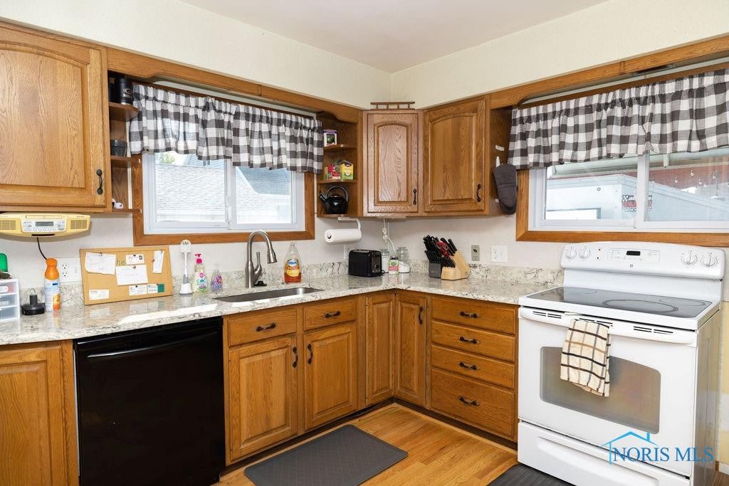 254 North Stadium Road Oregon, OH 43616 - Photo 9 of 44 Gallery Image 9