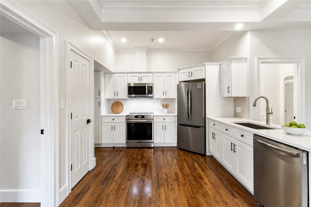 18 State Street, Unit 5 Bristol, RI 02809 - Photo 6 of 27 Kitchen- All New