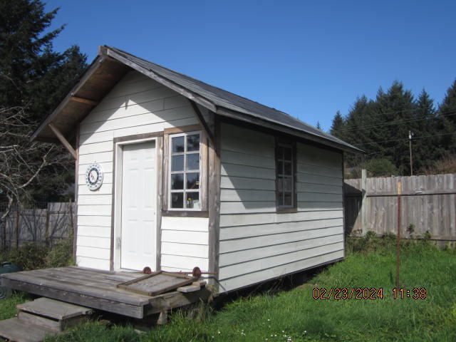 209 Spring Road Shelter Cove, CA 95589 - Photo 15 of 27 IMG_4474