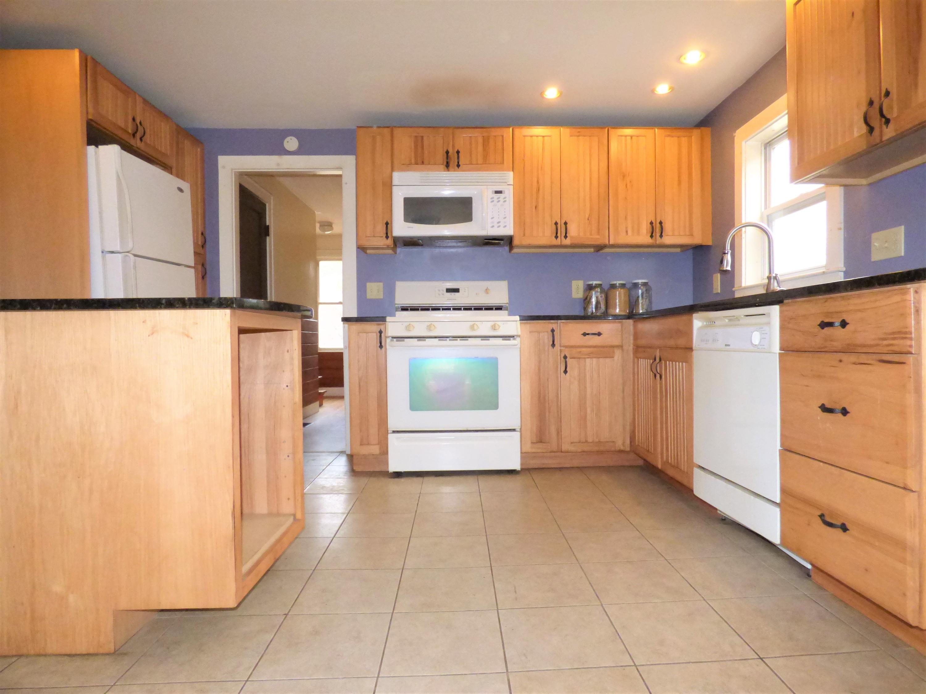 82 River Road Brunswick, ME 04011 - Photo 2 of 33 Kitchen