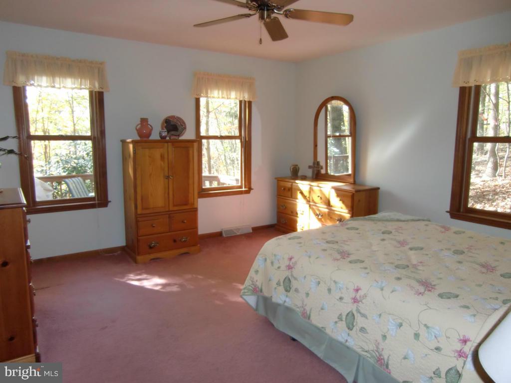 172 Timber Lane Lebanon, PA 17042 - Photo 9 of 12 Gallery Image 9