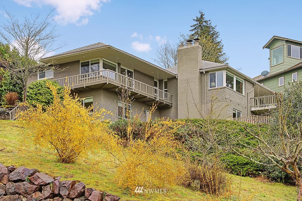 4322 Southwest Roxbury Street Seattle, WA 98136 - Photo 1 of 25 Gallery Image 1