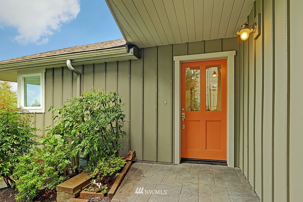 4322 Southwest Roxbury Street Seattle, WA 98136 - Photo 3 of 25 Gallery Image 3