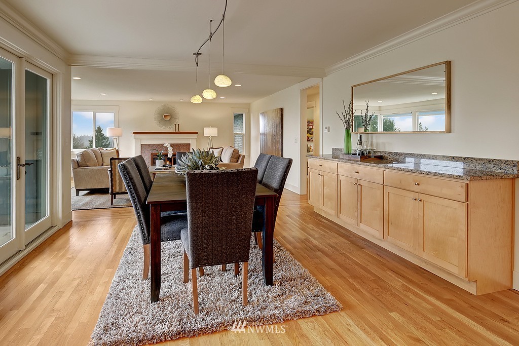 4322 Southwest Roxbury Street Seattle, WA 98136 - Photo 6 of 25 Gallery Image 6