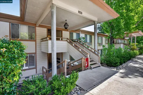 $578,800 | 3410 Tice Creek Drive, Unit 2, Walnut Creek, CA 94595