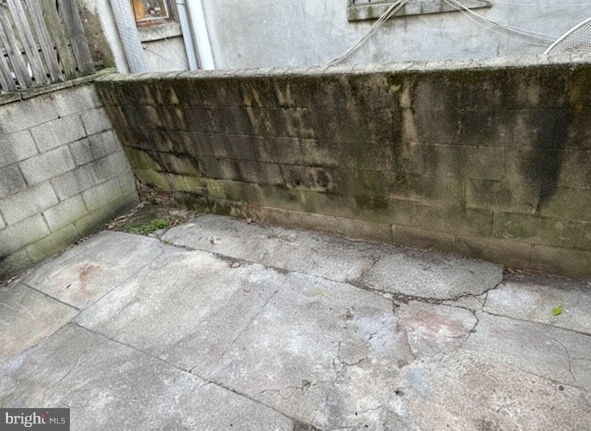612 Cross Street Philadelphia, PA 19147 - Photo 9 of 10 a bathroom with a shower