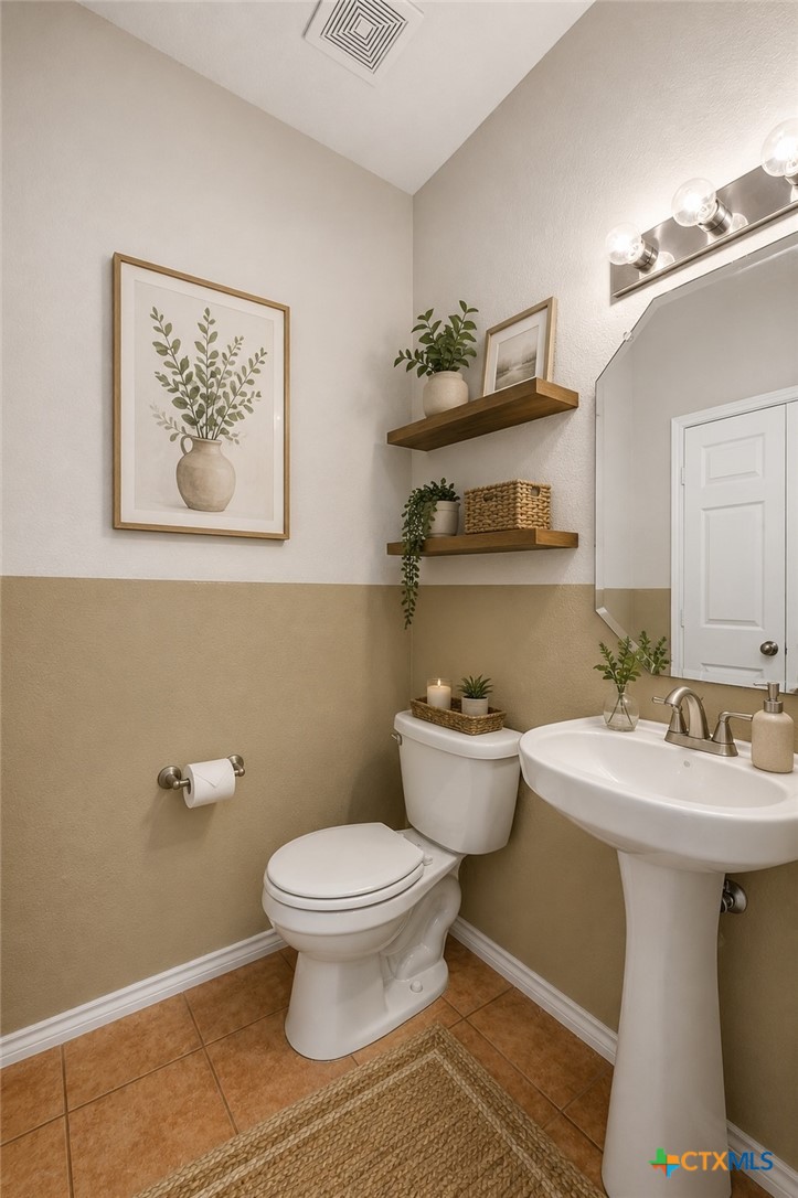 6204 Taree Loop Killeen, TX 76549 - Photo 25 of 31 Half bath staged