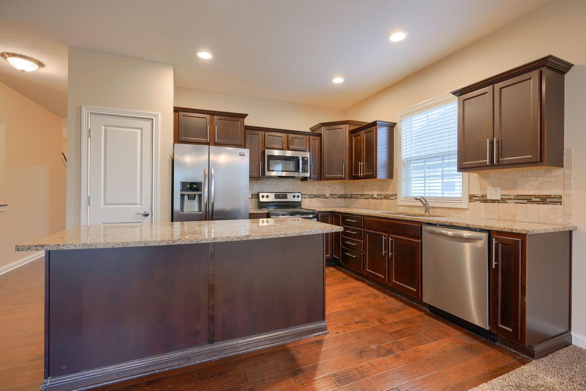 6180 Ray's Way, Unit 21 Hilliard, OH 43026 - Photo 13 of 39 6180 Ray's Way (38)