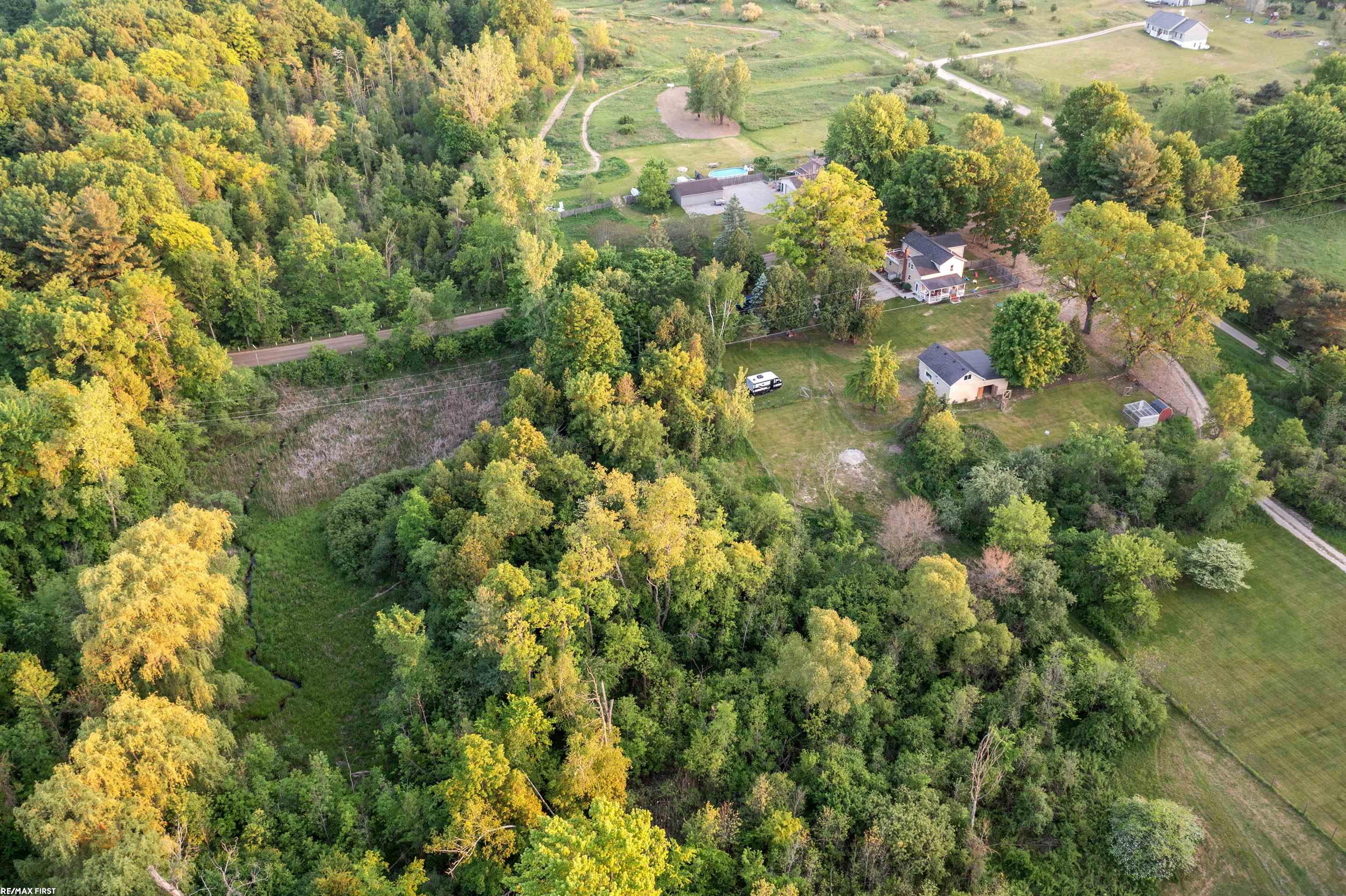 270 Rowland Road Leonard, MI 48367 - Photo 73 of 80 50112131-72.JPG