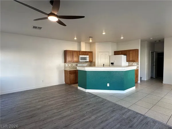 $1,750 | 5515 Big Red Court, Unit 103, Las Vegas, NV 89122