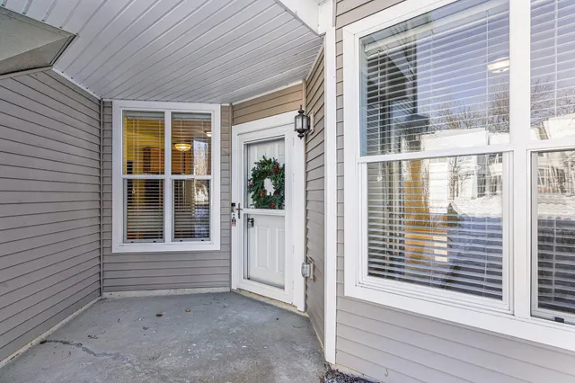 $325,000 | 631 Pebblestone Lane, Chelsea, MI 48118