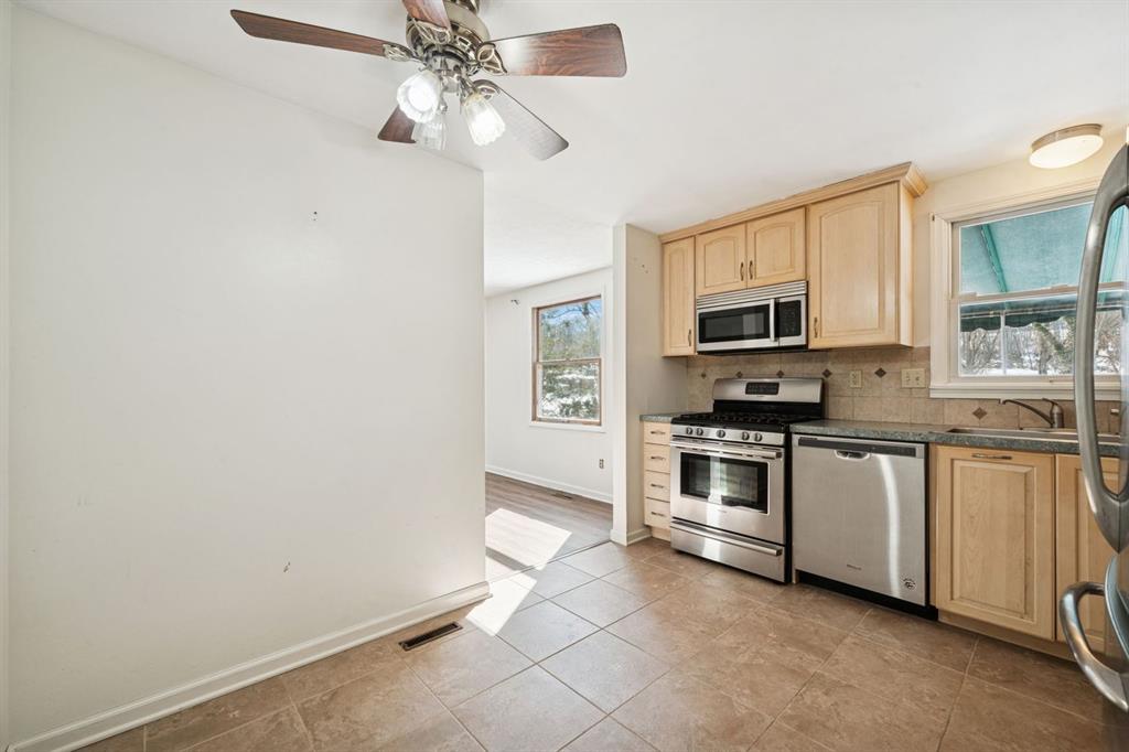 106 Autumn Drive Trafford, PA 15085 - Photo 12 of 36