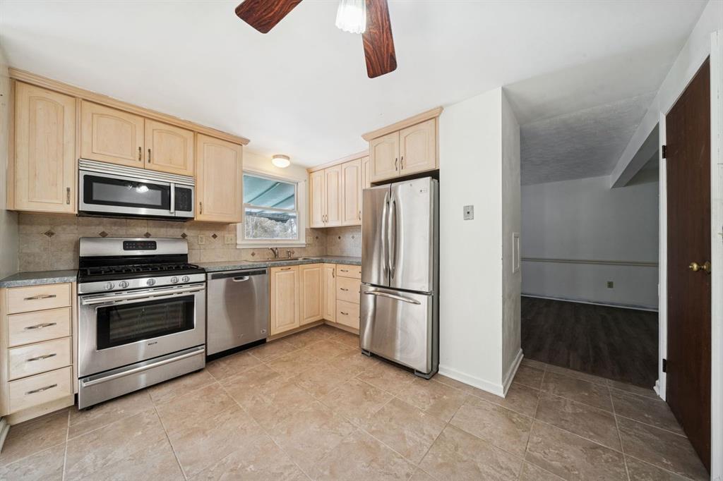 106 Autumn Drive Trafford, PA 15085 - Photo 13 of 36