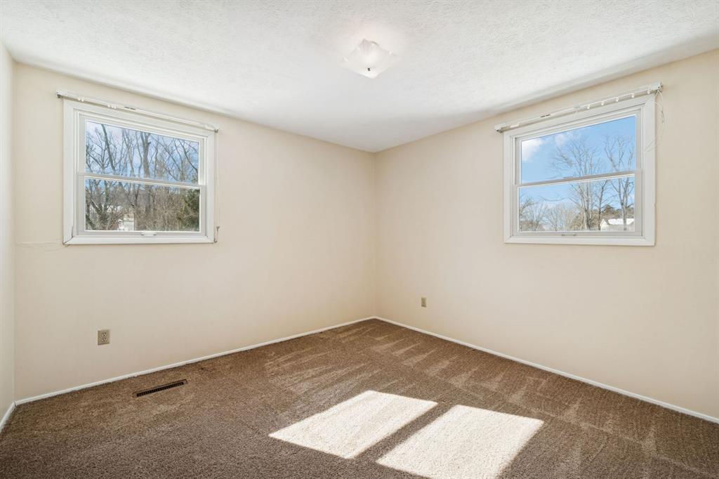 106 Autumn Drive Trafford, PA 15085 - Photo 21 of 36