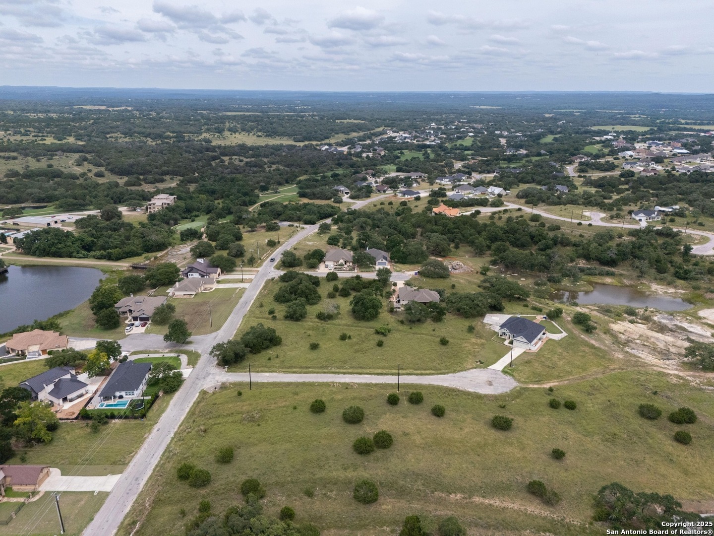 102 Serapia Garza Blanco, TX 78606 - Photo 5 of 14