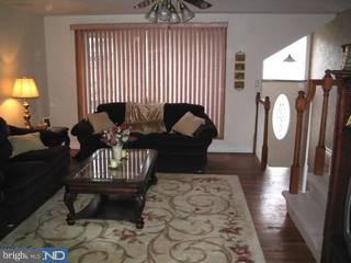 10844 Perrin Road Philadelphia, PA 19154 - Photo 2 of 6