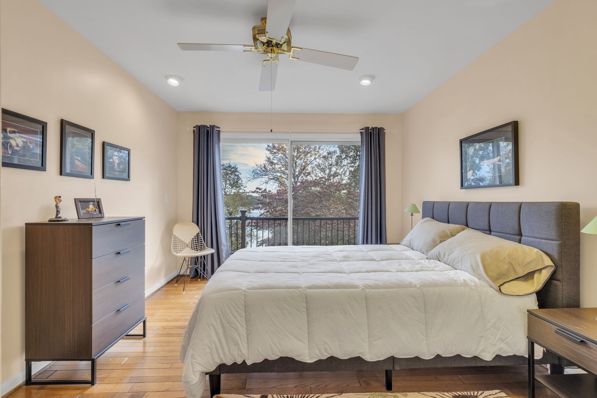 1524 Cherokee Road Gallatin, TN 37066 - Photo 32 of 65 a bedroom with a bed and a painting