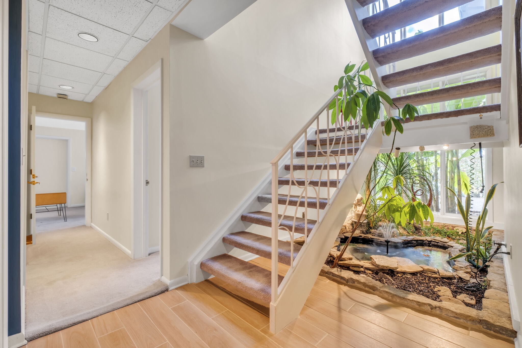 1524 Cherokee Road Gallatin, TN 37066 - Photo 41 of 65 a view of entryway with wooden floor