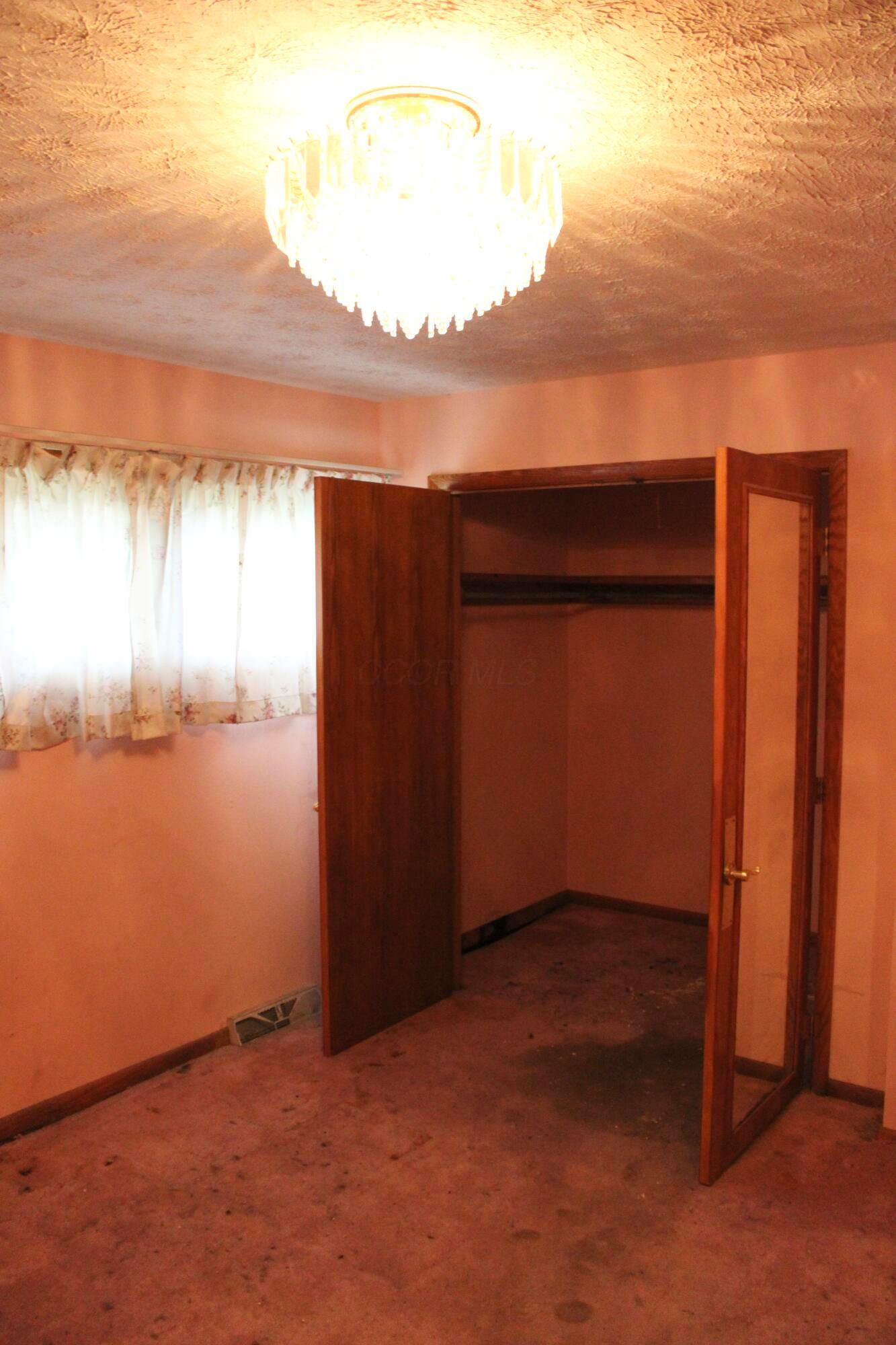 3270 Riverside Airport Road Zanesville, OH 43701 - Photo 18 of 24 Bedroom 1