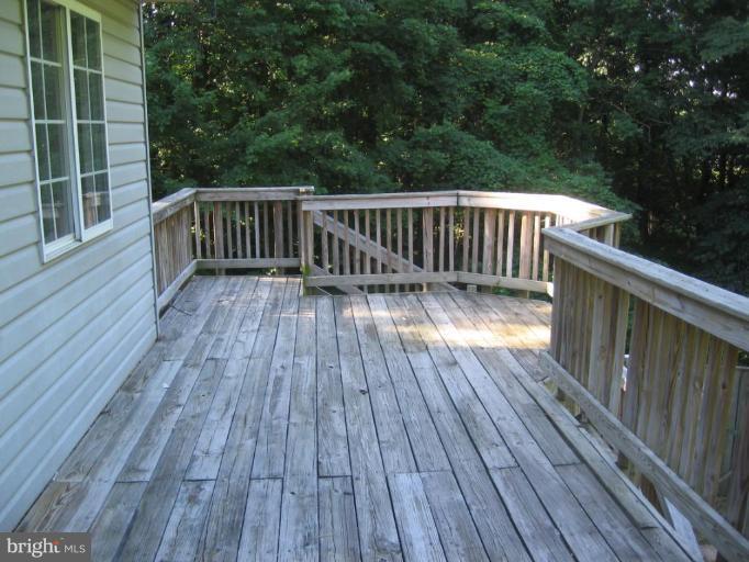 7596 Aspenpark Road Lorton, VA 22079 - Photo 19 of 23 Deck