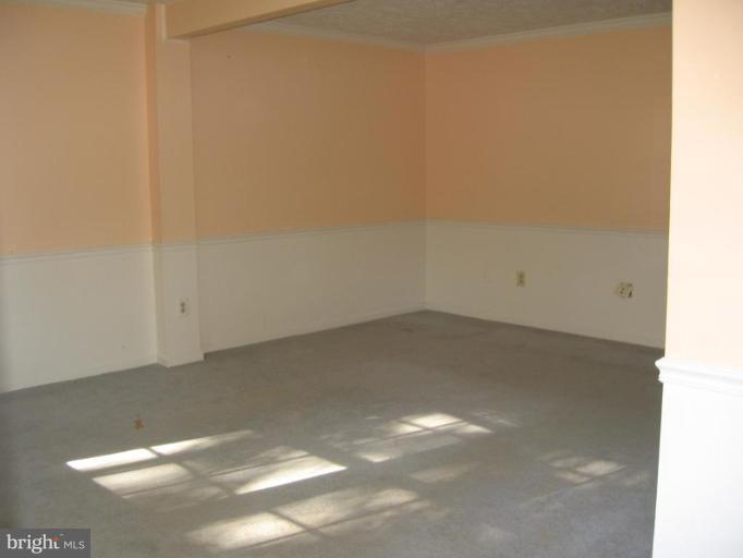 7596 Aspenpark Road Lorton, VA 22079 - Photo 2 of 23 Living Room/Dining Room