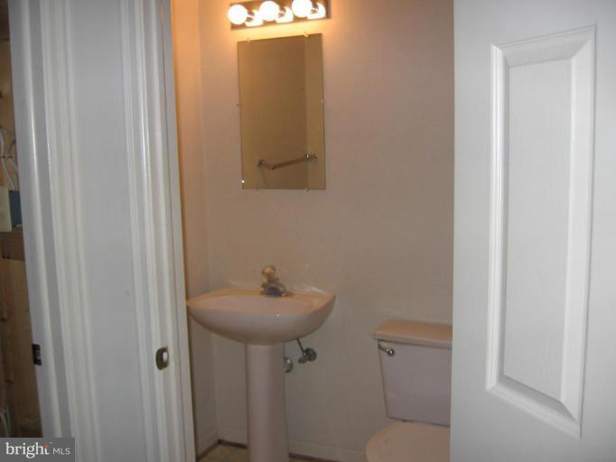 7596 Aspenpark Road Lorton, VA 22079 - Photo 21 of 23 Bath #2