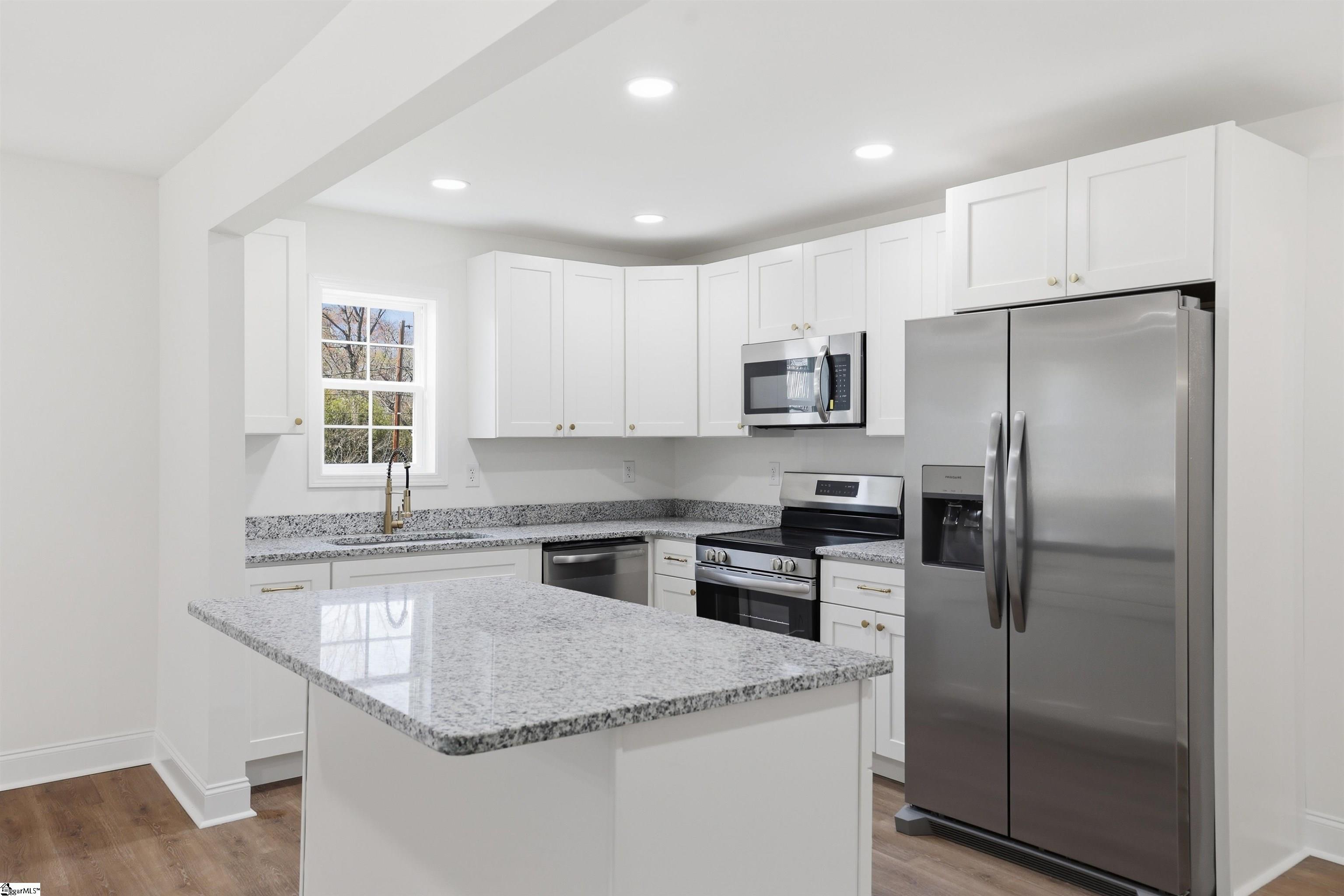 118 East Decatur Street Greenville, SC 29617 - Photo 11 of 25