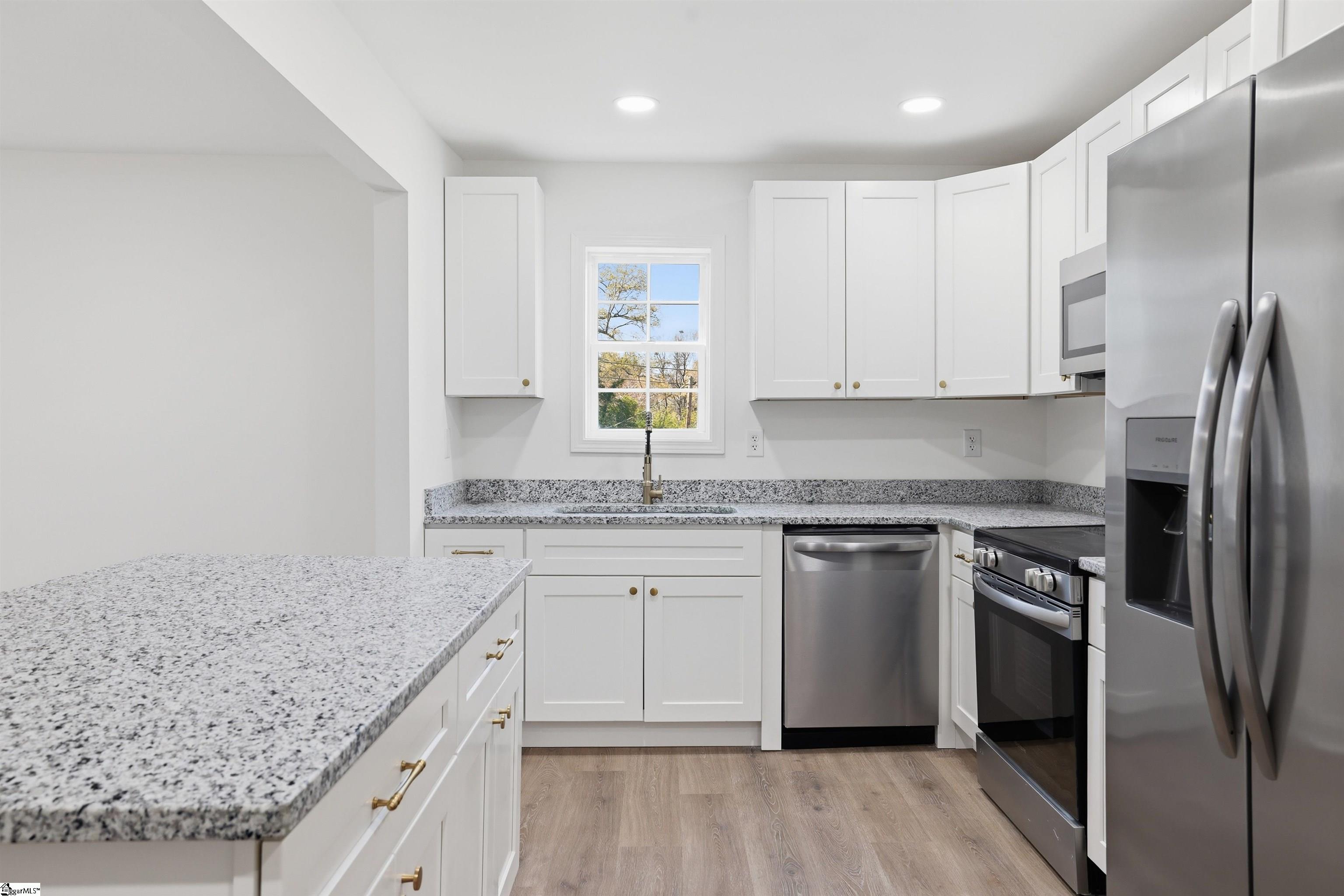 118 East Decatur Street Greenville, SC 29617 - Photo 12 of 25