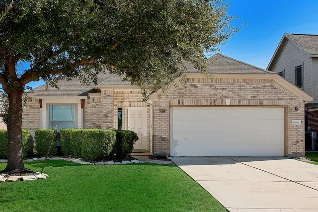 $2,100 | 9606 Arched Oak Drive, Houston, TX 77095