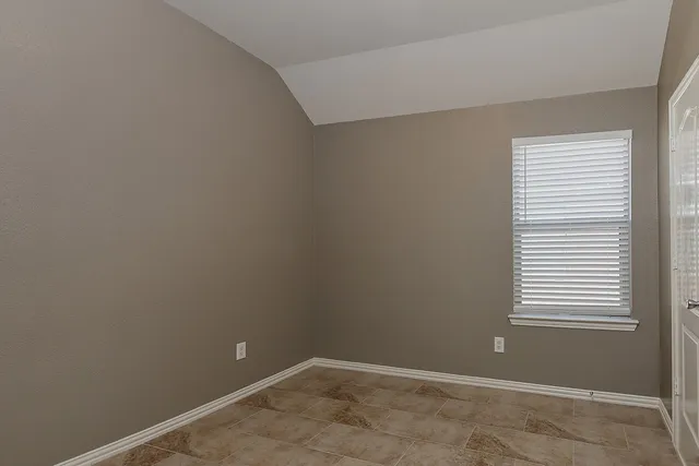 $2,100 | 9606 Arched Oak Drive, Houston, TX 77095