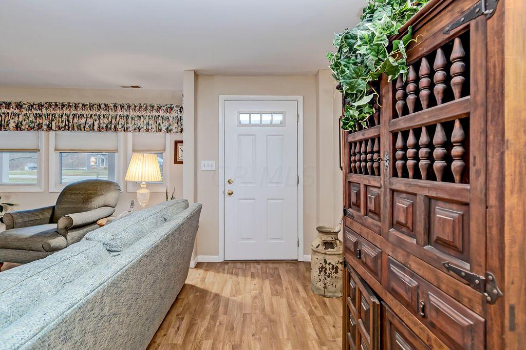 6961 Dustin Road Galena, OH 43021 - Photo 7 of 58 Gallery Image 7