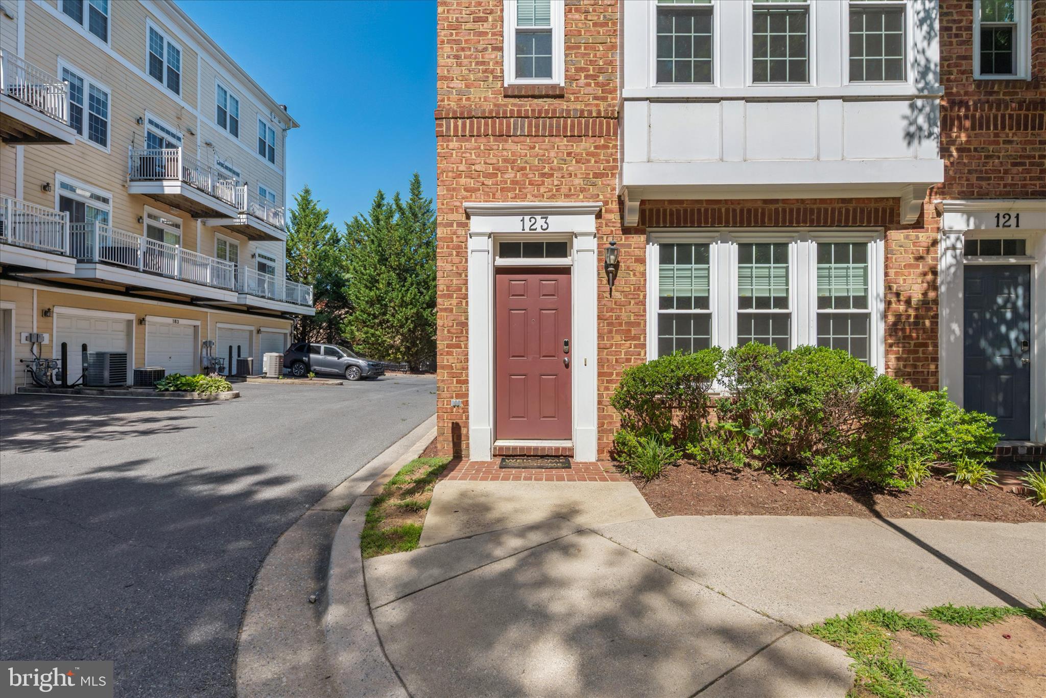123 Bucksfield Road, Unit 123 Gaithersburg, MD 20878 - Photo 2 of 49 Exterior Front