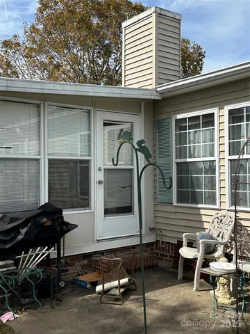 $289,000 | 308 Riverwind Drive, Hendersonville, NC 28739