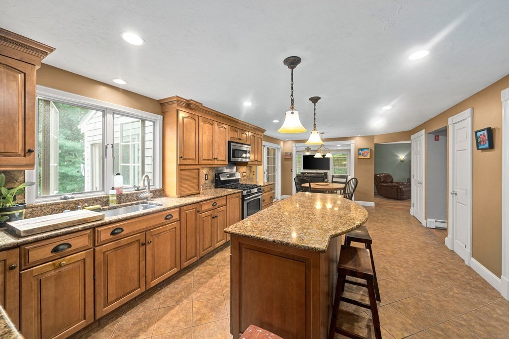 46 Oletree Road Pembroke, MA 02359 - Photo 5 of 33 Gallery Image 5