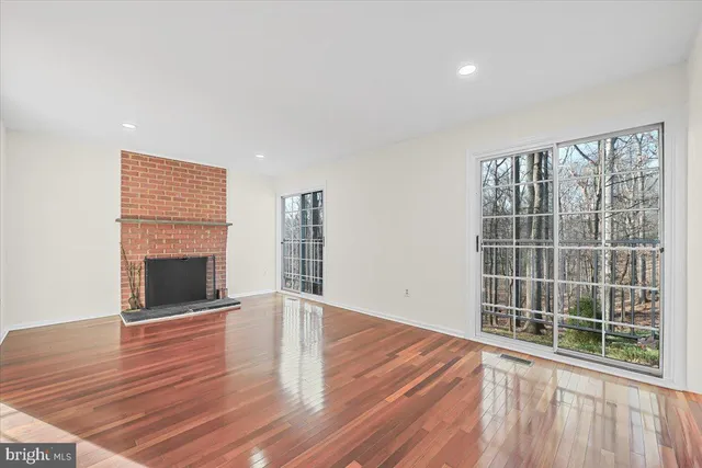 $999,000 | 7 Fallswood Court, Rockville, MD 20854