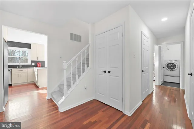 $999,000 | 7 Fallswood Court, Rockville, MD 20854