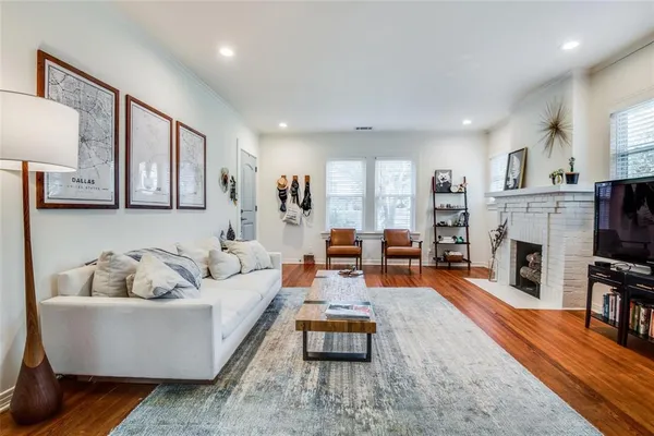 $2,150 | 816 Cristler Avenue, Dallas, TX 75223