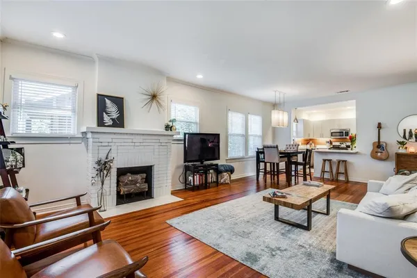 $2,150 | 816 Cristler Avenue, Dallas, TX 75223