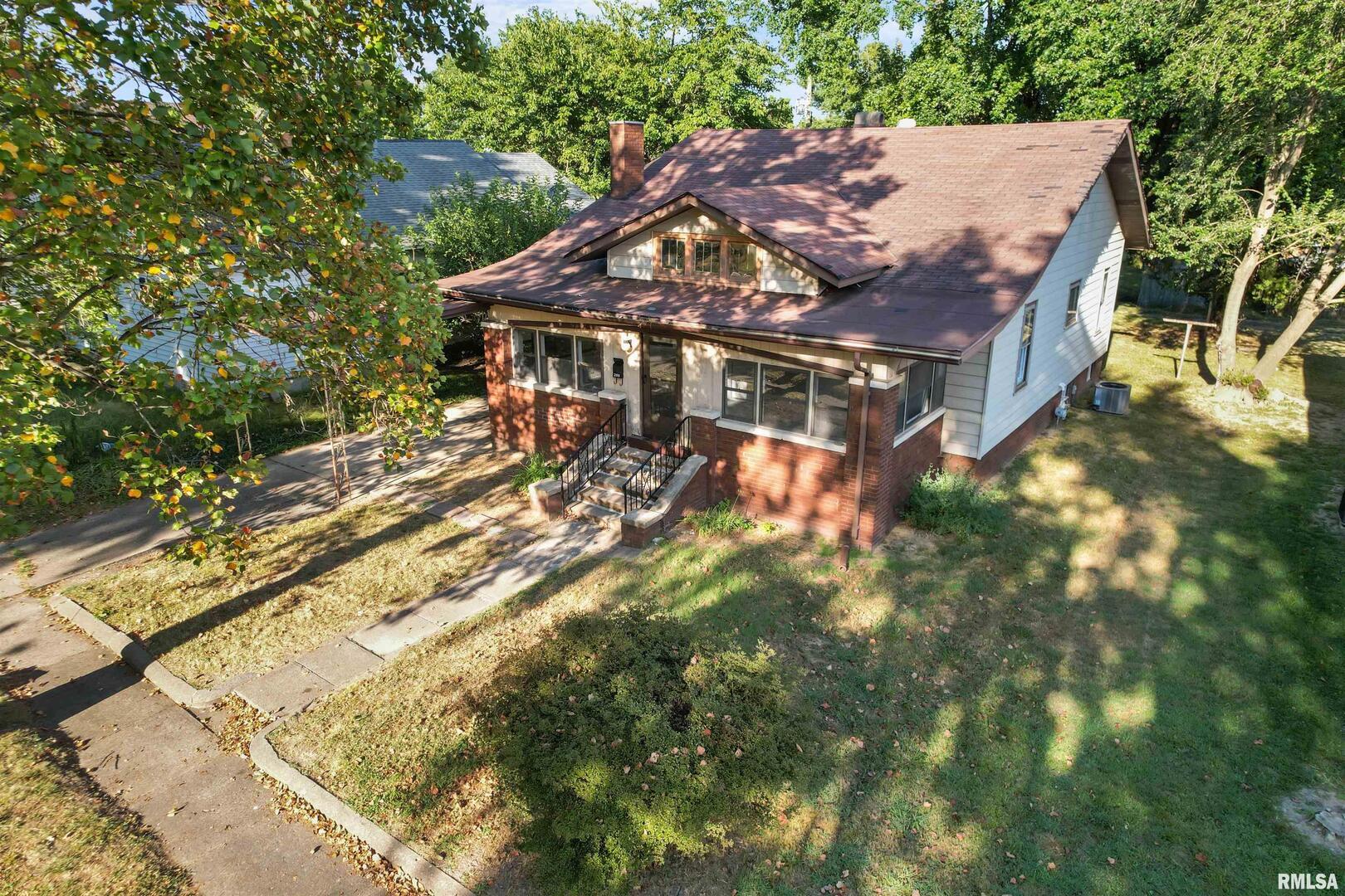 208 South 10th Street Herrin, IL 62948 - Photo 24 of 24 a aerial view of a house with a yard