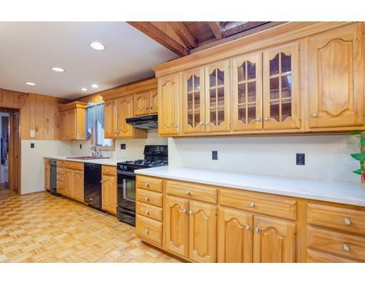 102 Glendale Road Quincy, MA 02169 - Photo 8 of 22 Gallery Image 8
