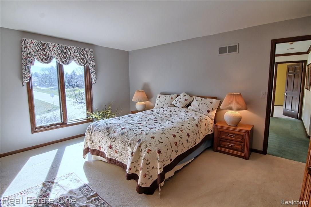3362 Greenspring Lane Rochester, MI 48309 - Photo 17 of 40 2nd Bedroom.jpg
