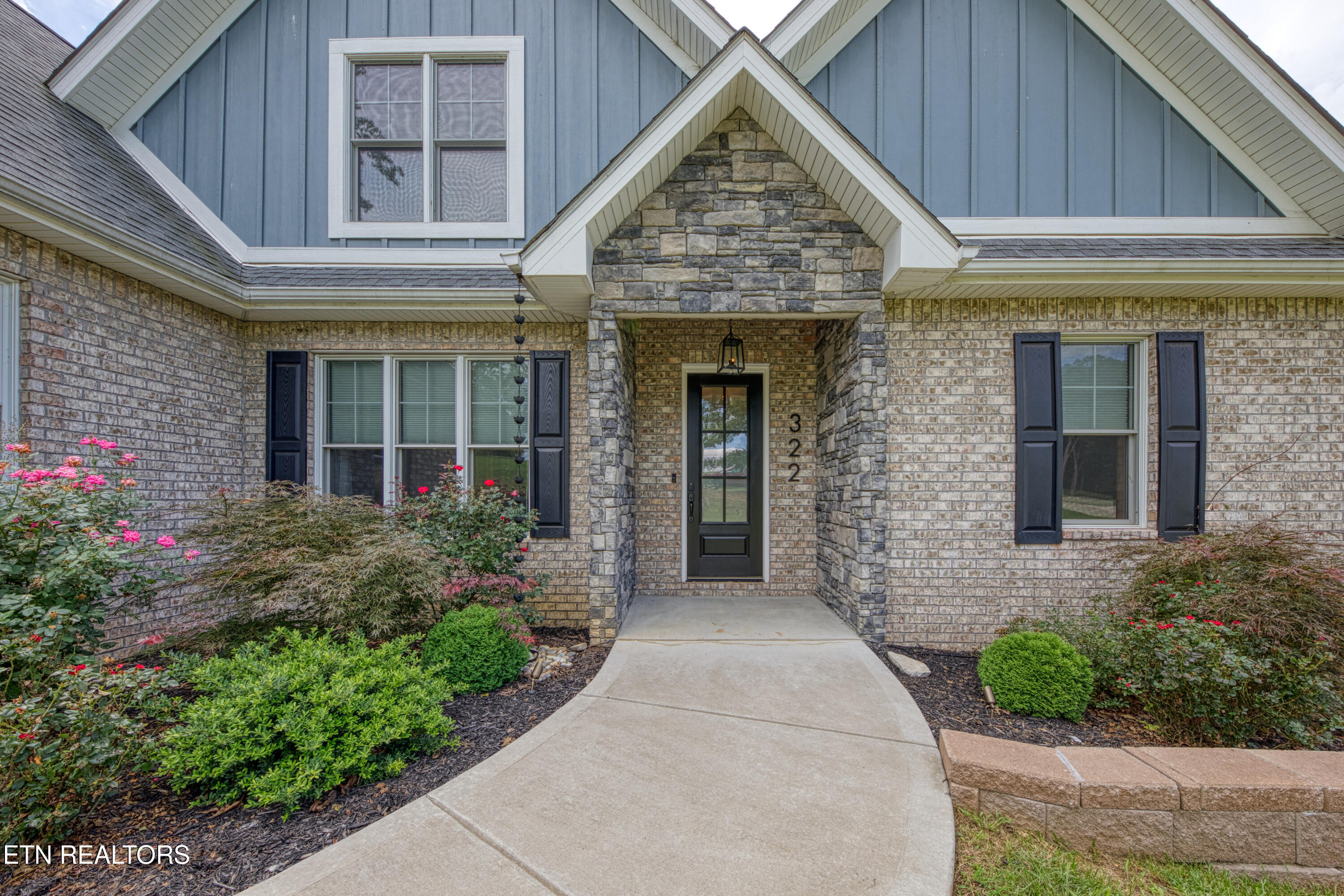 322 Blount Circle Rutledge, TN 37861 - Photo 2 of 59 0H3A6166_42