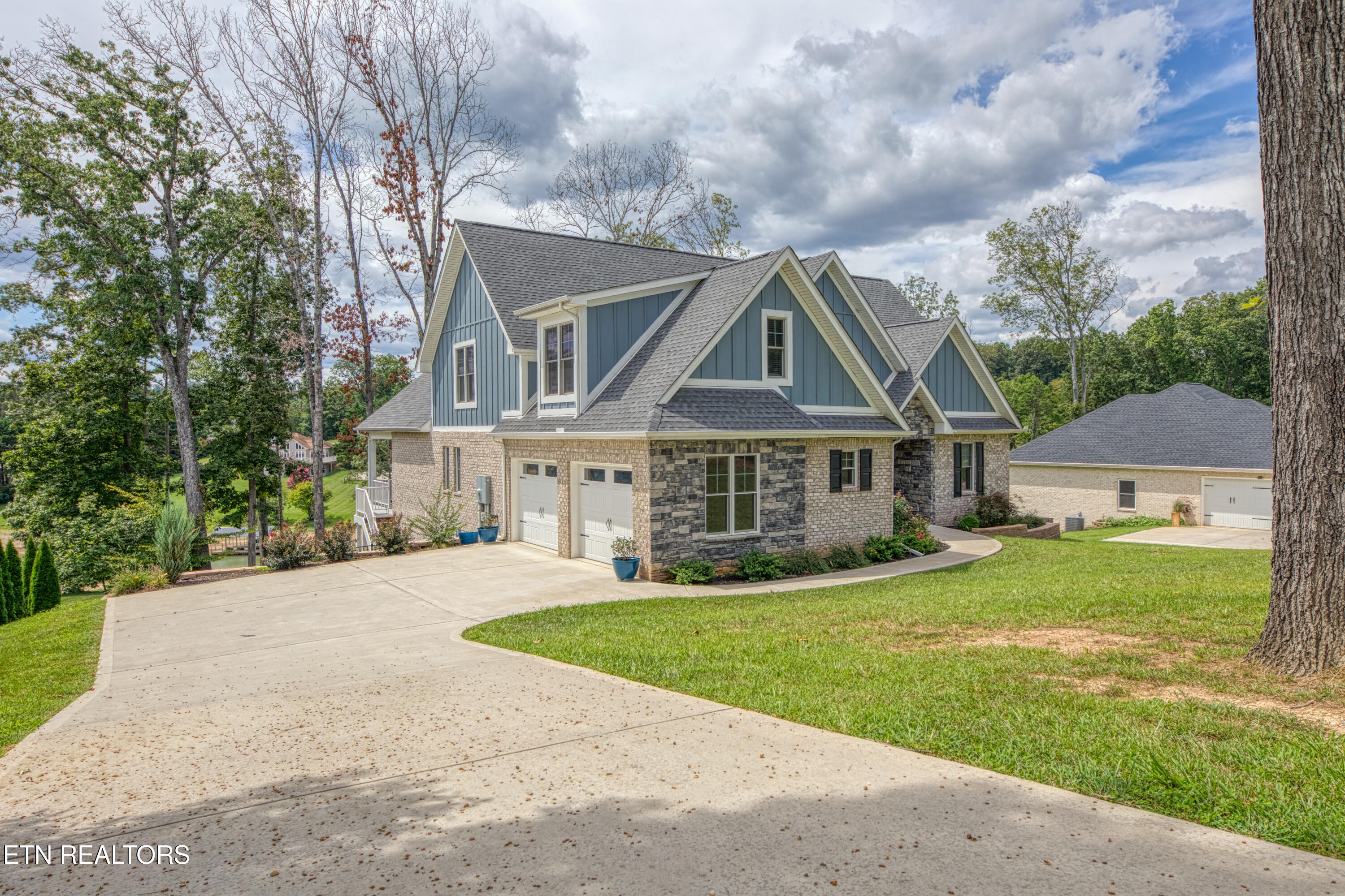 322 Blount Circle Rutledge, TN 37861 - Photo 3 of 59 0H3A6159_39