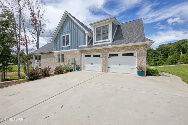 $950,000 | 322 Blount Circle, Rutledge, TN 37861