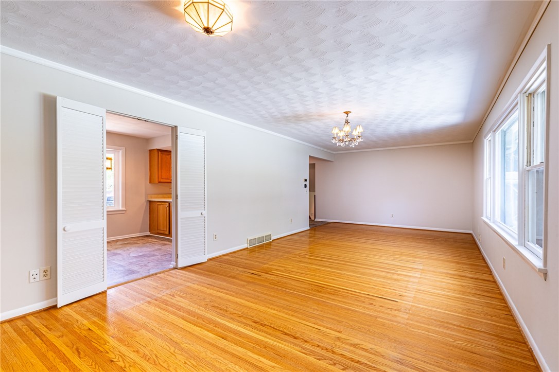 274 Parkview Drive Rochester, NY 14625 - Photo 4 of 41 Living/dining room door to kitchen
