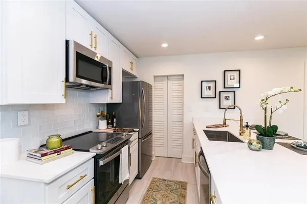 $2,299 | 1960 Spectrum Circle, Unit 2330, Marietta, GA 30067